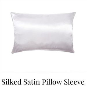 Silked satin pillow sleeve